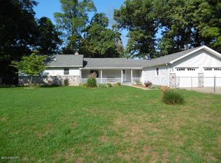 70724 Sunrise Dr, Edwardsburg, MI 49112