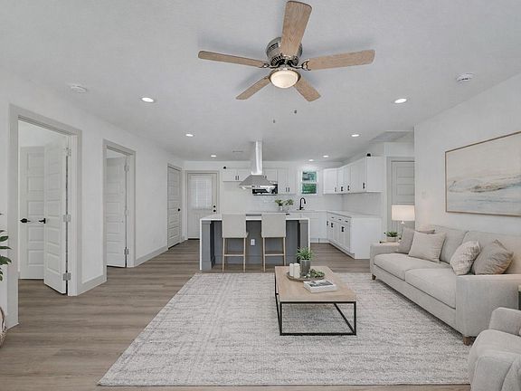 3rd image of 4419 Botany Ln