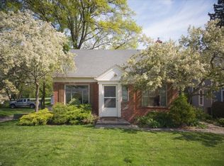 22240 Detroit Rd, Rocky River, OH 44116