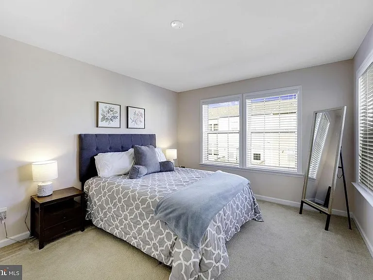 242 Schramm Loop — Photo 9