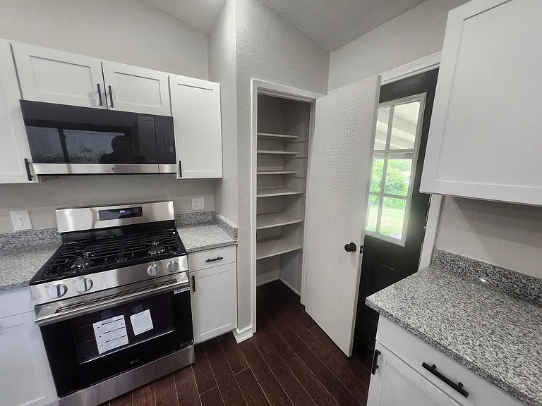 2715 Lakemist St — Photo 4
