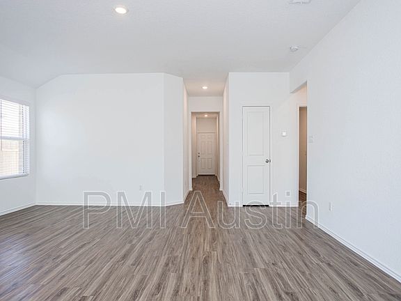 4th image of 3213 Dusted Daisy St