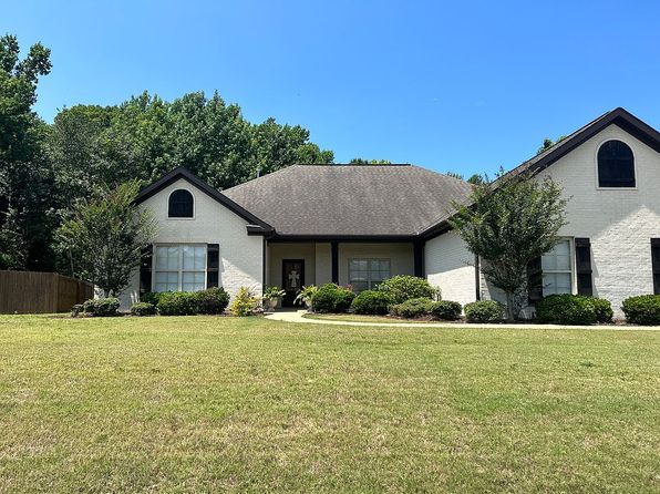1435 Waterford Ln