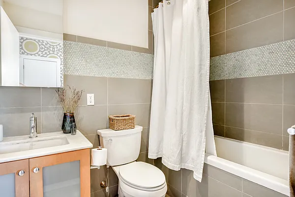 Rented by Compass | media 13