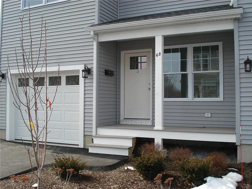 Building Photo - 68 Greene St #3