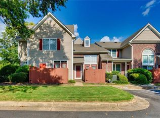 408 Primrose Ln, Chesapeake, VA 23320