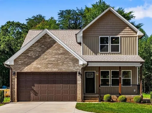 1606 Youngs Mill Rd, Greensboro, NC 27406