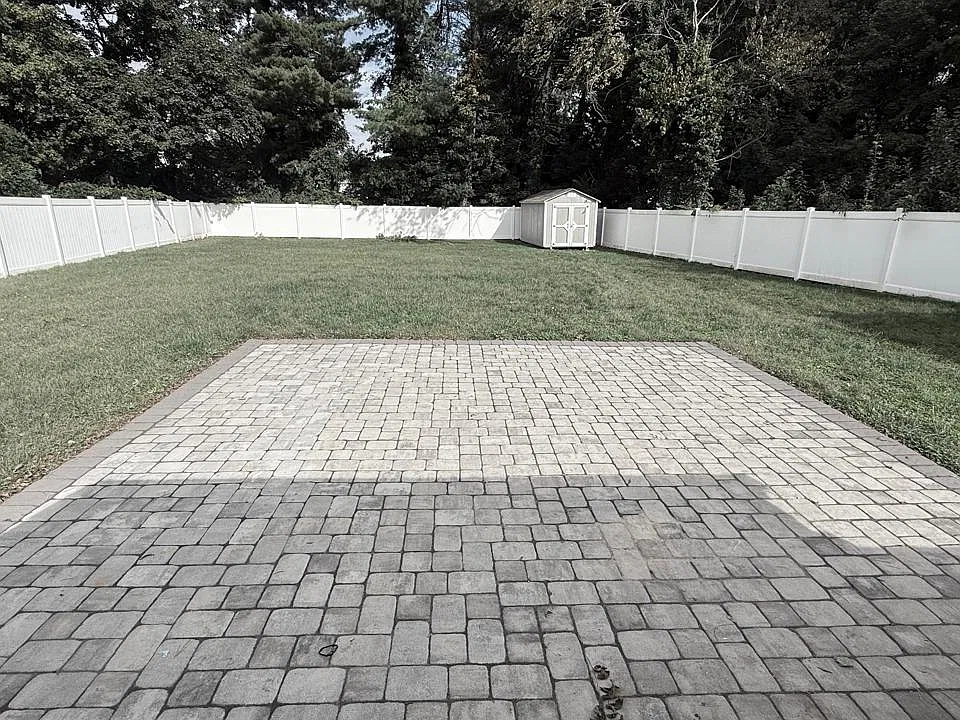 16 Williams St