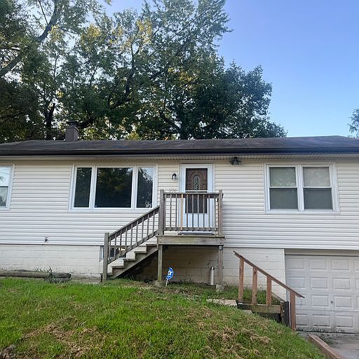 1st image of 376 Bluff Dr