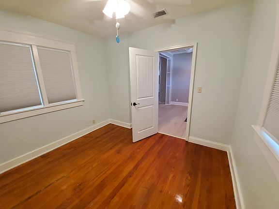 5th image of 602 Vermont Ave