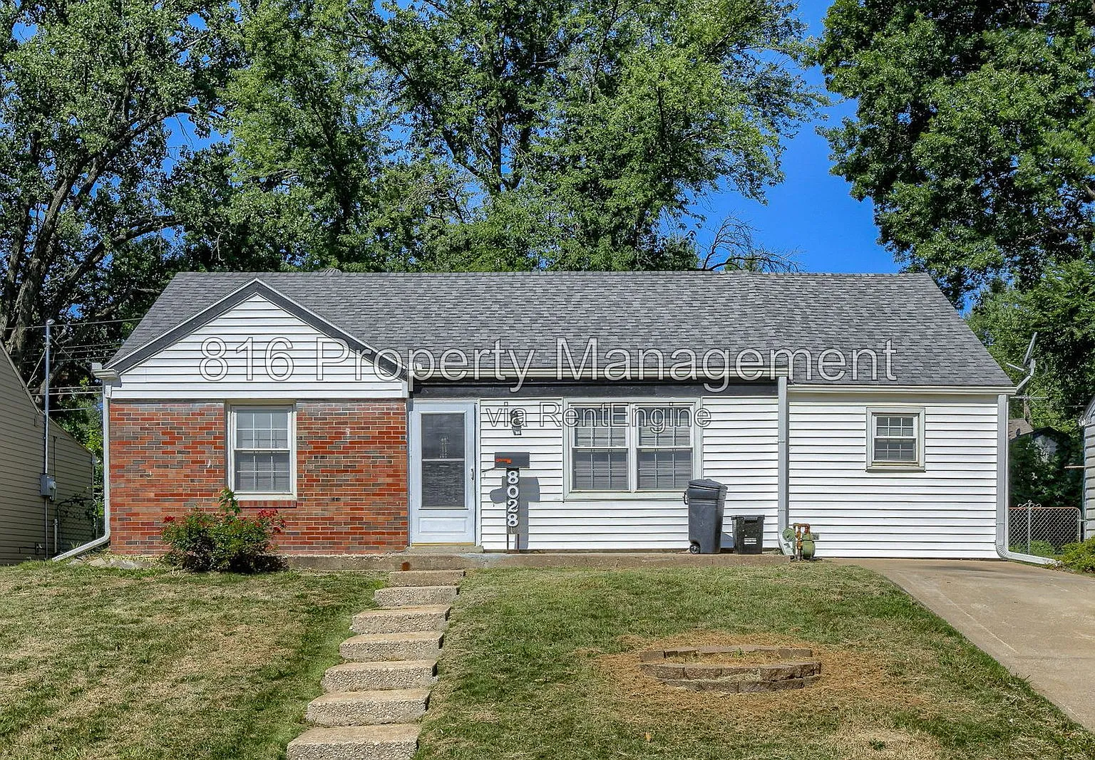 3 bed, 2.0 bath, 1100 sqft, $1,300 — Photo 1