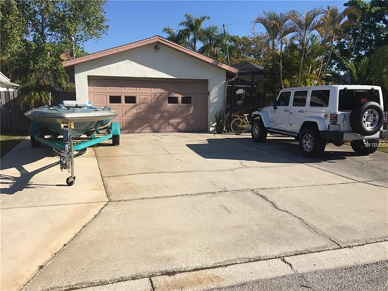 1st image of 21 Cypress Dr
