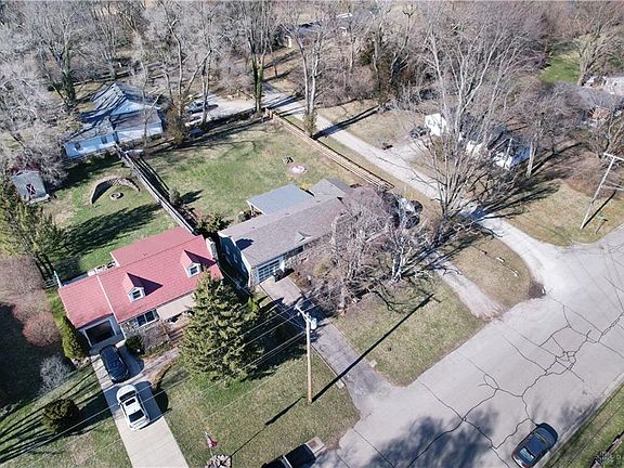 3rd image of 371 N Main St