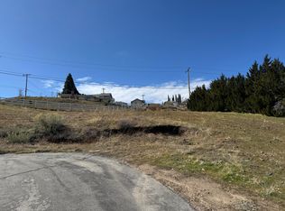 1 Culford Pl, Lake Hughes, CA 93532