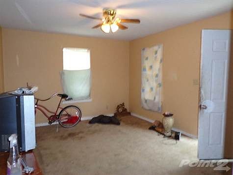 3rd image of 720 W Jordan St