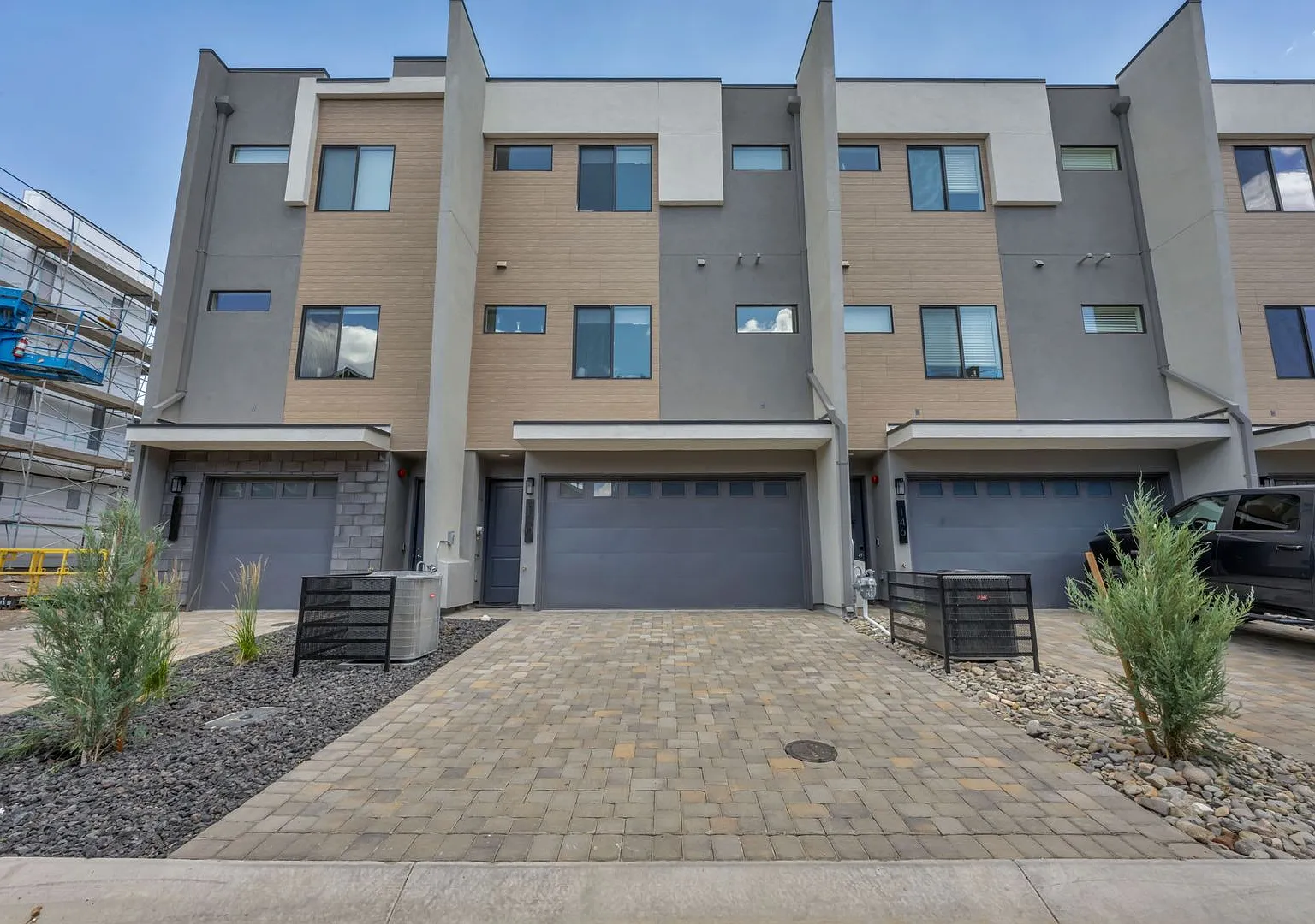 Modern Luxury Near Truckee River | Fully Furnished + Utilities Included — Photo 2