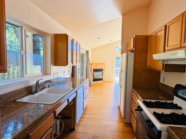 124 Towhee Dr #120