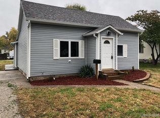 106 E Adams St, Auburn, IL 62615