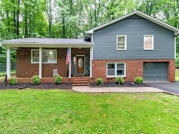 240 Creekwood Dr, Advance, NC 27006