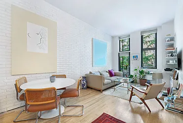 Sold by The SIMPLE Real Estate Co