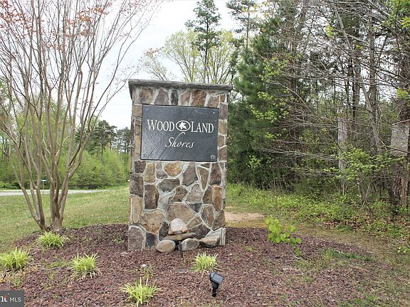 3rd image of Woodland Shores Dr
