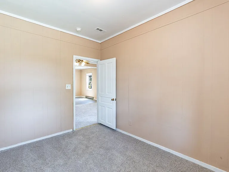 S Mckay Ave- Duplex — Photo 13