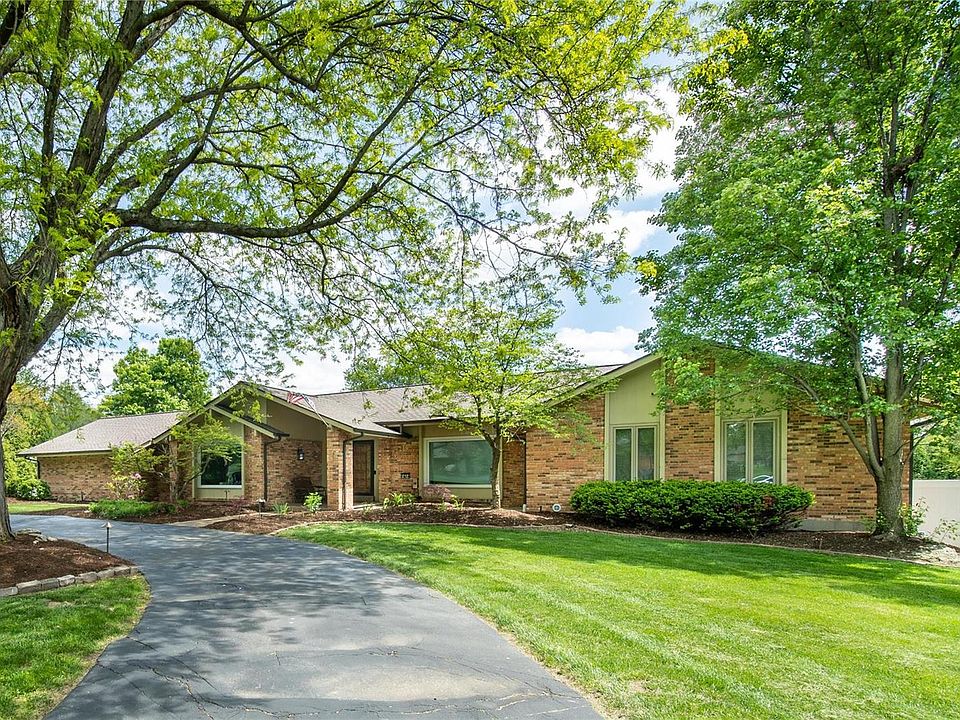 1st image of 212 Runnymede Dr