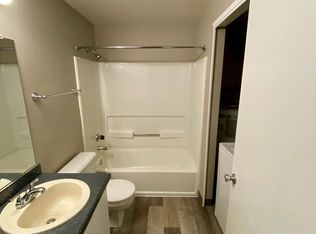 14302 E Burnside St #14360, Portland, OR 97233