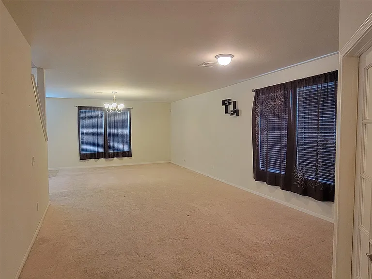 20135 Linden Spruce Ln — Photo 2