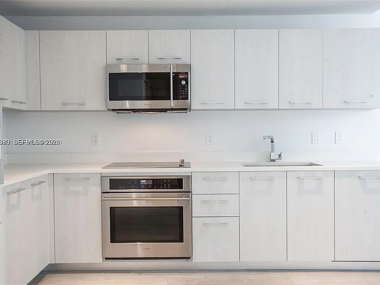 55 SW 9th St #1907 — Photo 6