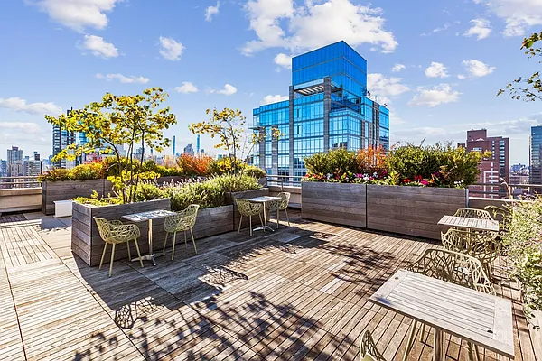 Rented by Greystar | media 14