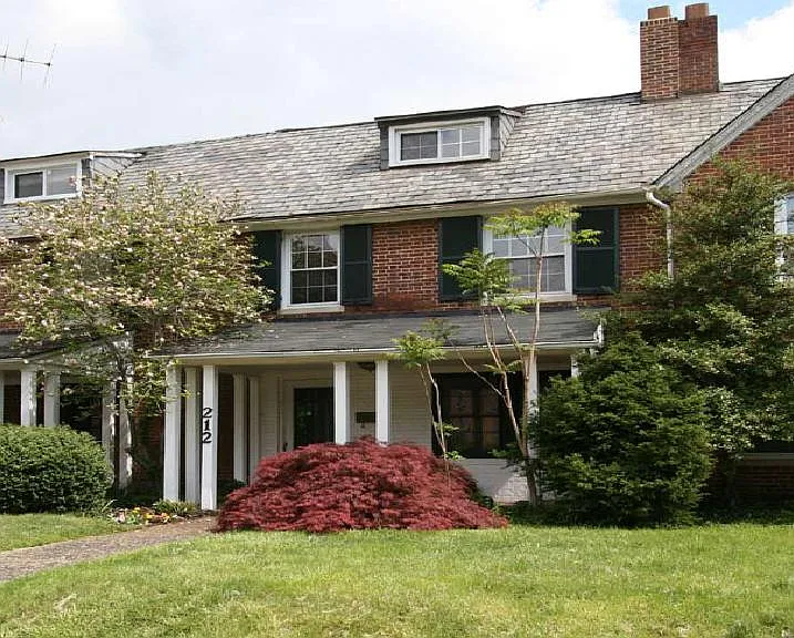 212 E University Pkwy — Photo 1