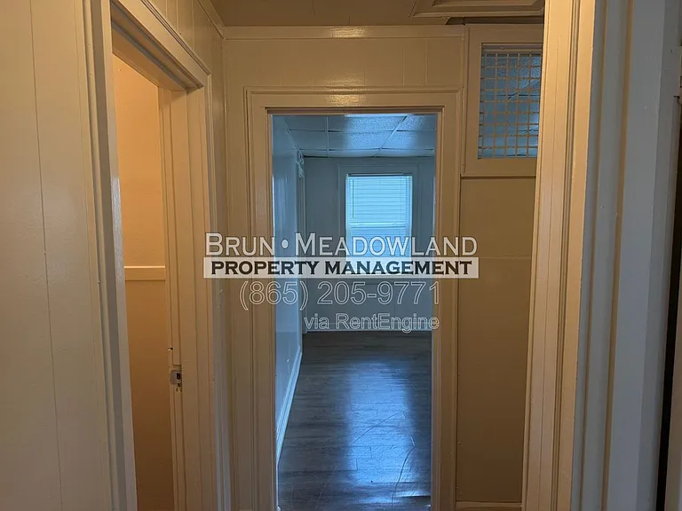 2620 Woodbine Ave — Photo 22