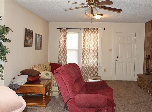 5th image of 302 S Mockingbird Ln