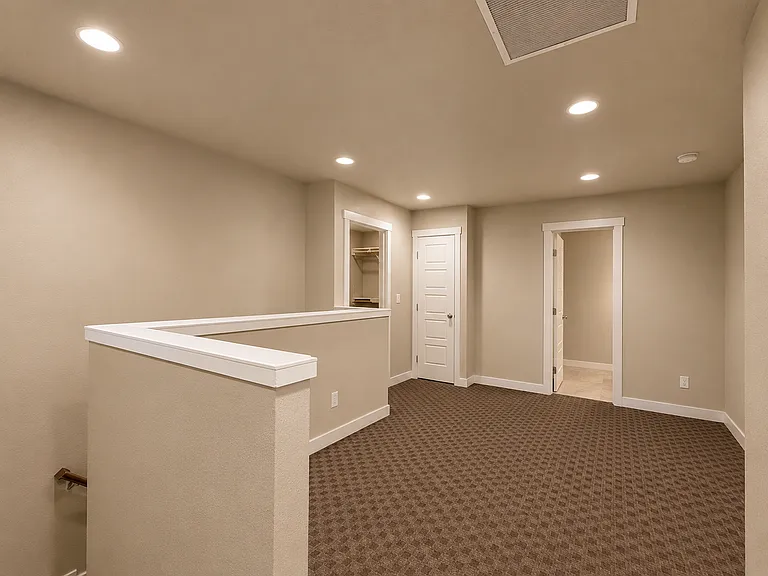 7214 Hayworth Ave NE — Photo 10