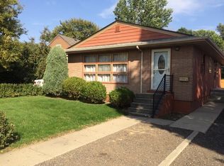 604 22nd St NW, Minot, ND 58703