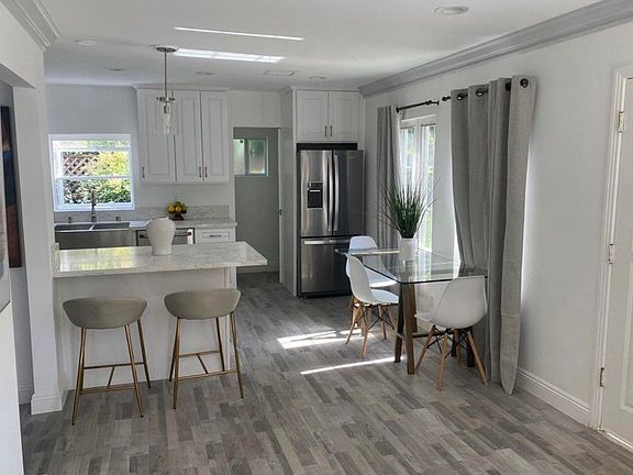 5th image of 4565 Stansbury Ave