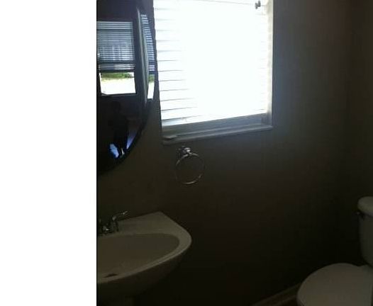 3rd image of 14220 Mailer Blvd