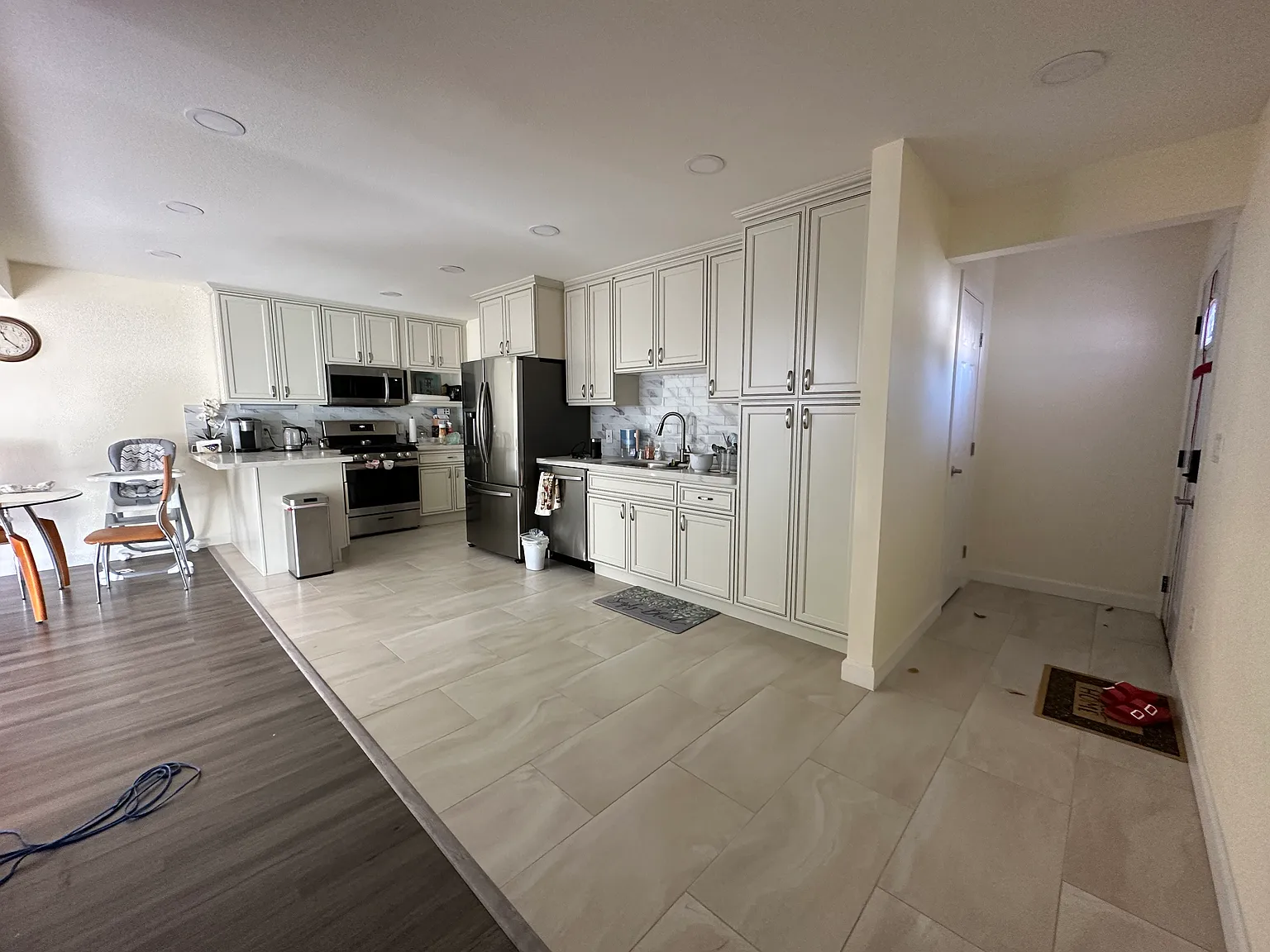 1 bed, 1.5 bath, 1222 sqft, $1,300 — Photo 1