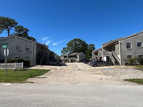 5th image of 220 Meyer Ct #220