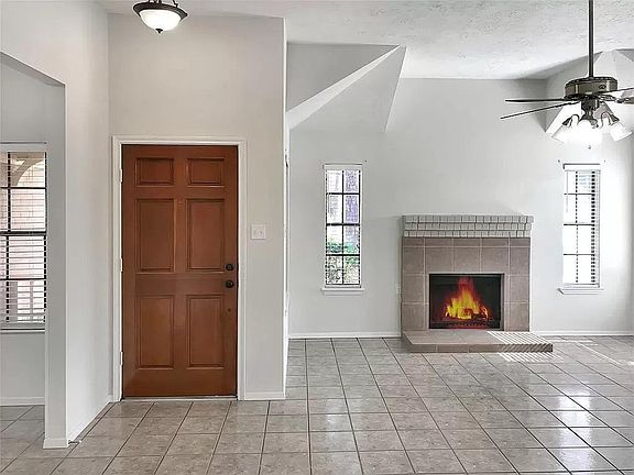 3rd image of 7303 Foxport Ln