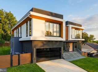1747 Gilson St, Falls Church, VA 22043