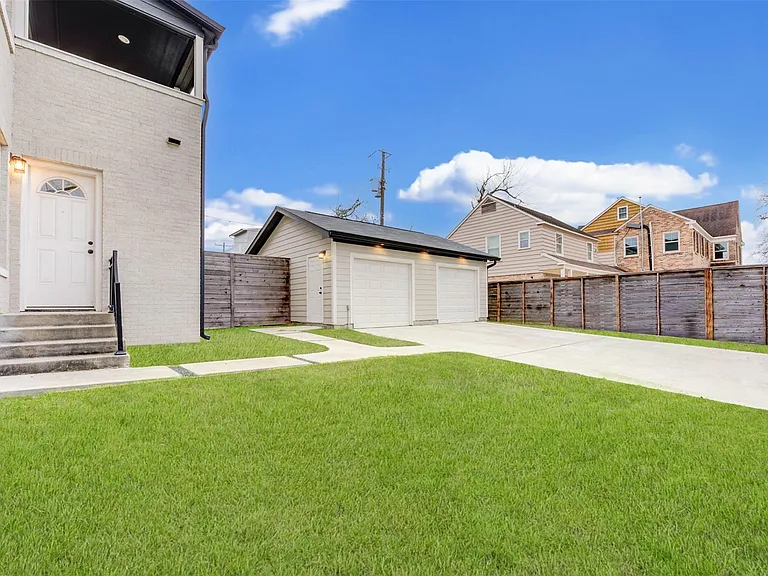 2202 Wentworth St #B — Photo 37