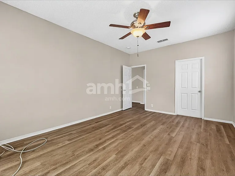 7808 Orland Park Cir — Photo 12