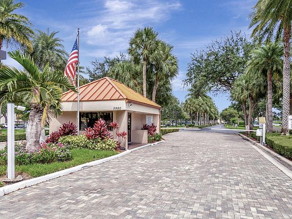 2nd image of 5650 Camino Del Sol #306