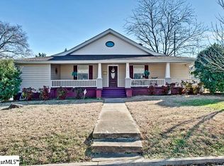 102 Hilton St, Greer, SC 29650