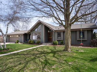 1822 Pine Ct, Grafton, WI 53024