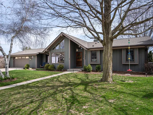 1822 Pine COURT, Grafton, WI 53024