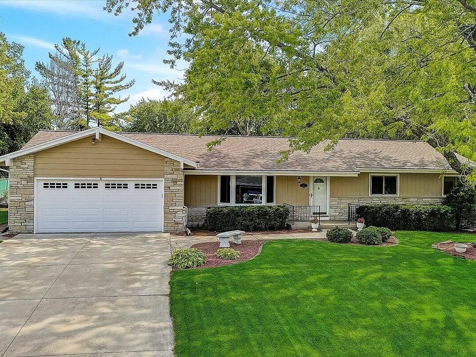 1st image of 827 Dante Dr