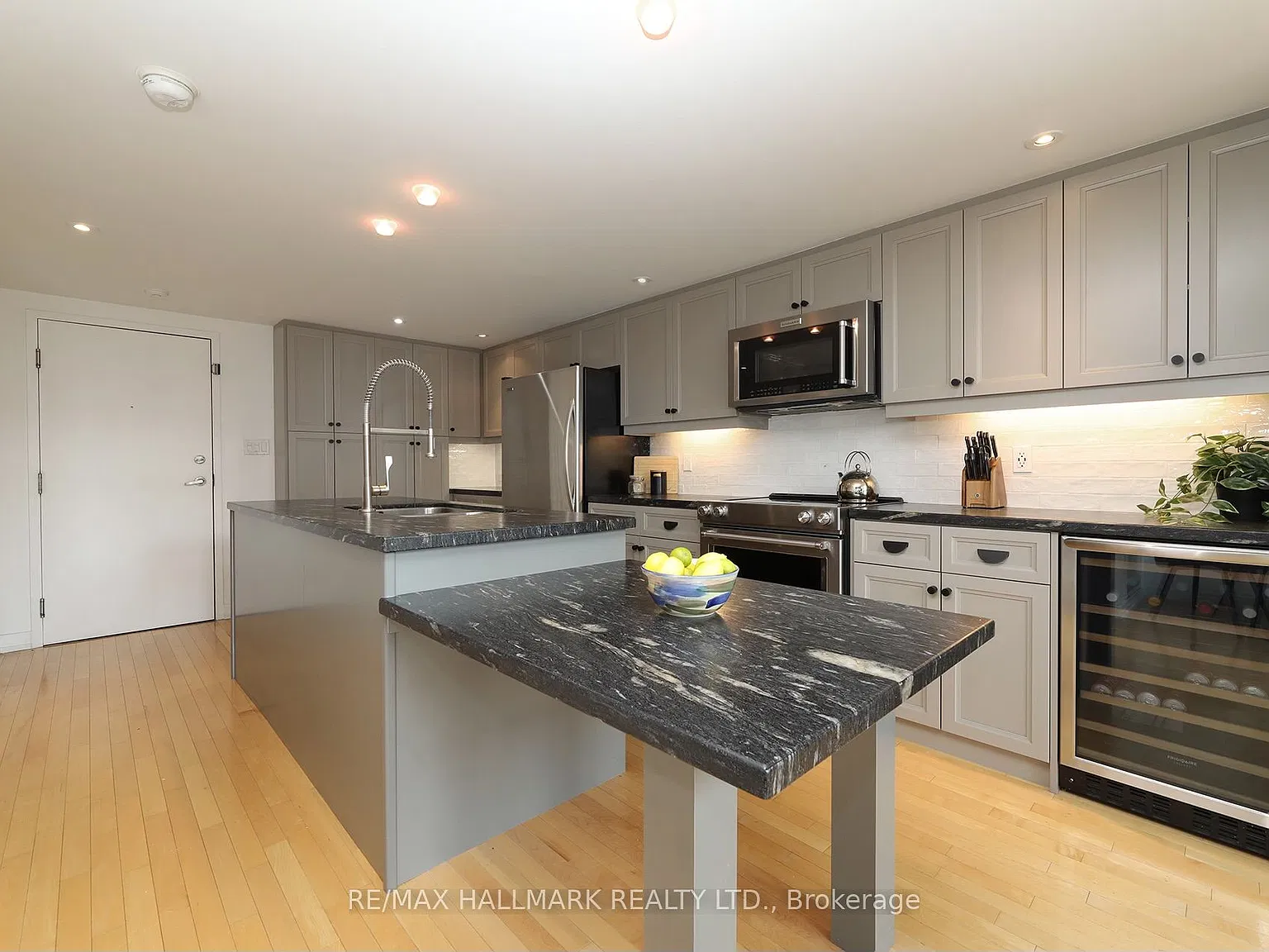 2 bed, $5,100 — Photo 4